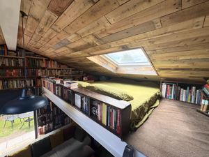 Photo 32- click for photo gallery